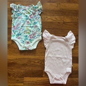 Baby Gap Flouncy Ruffle Sleeve 100% Cotton Onesie Bodysuit Set of 2 Size 6-12M